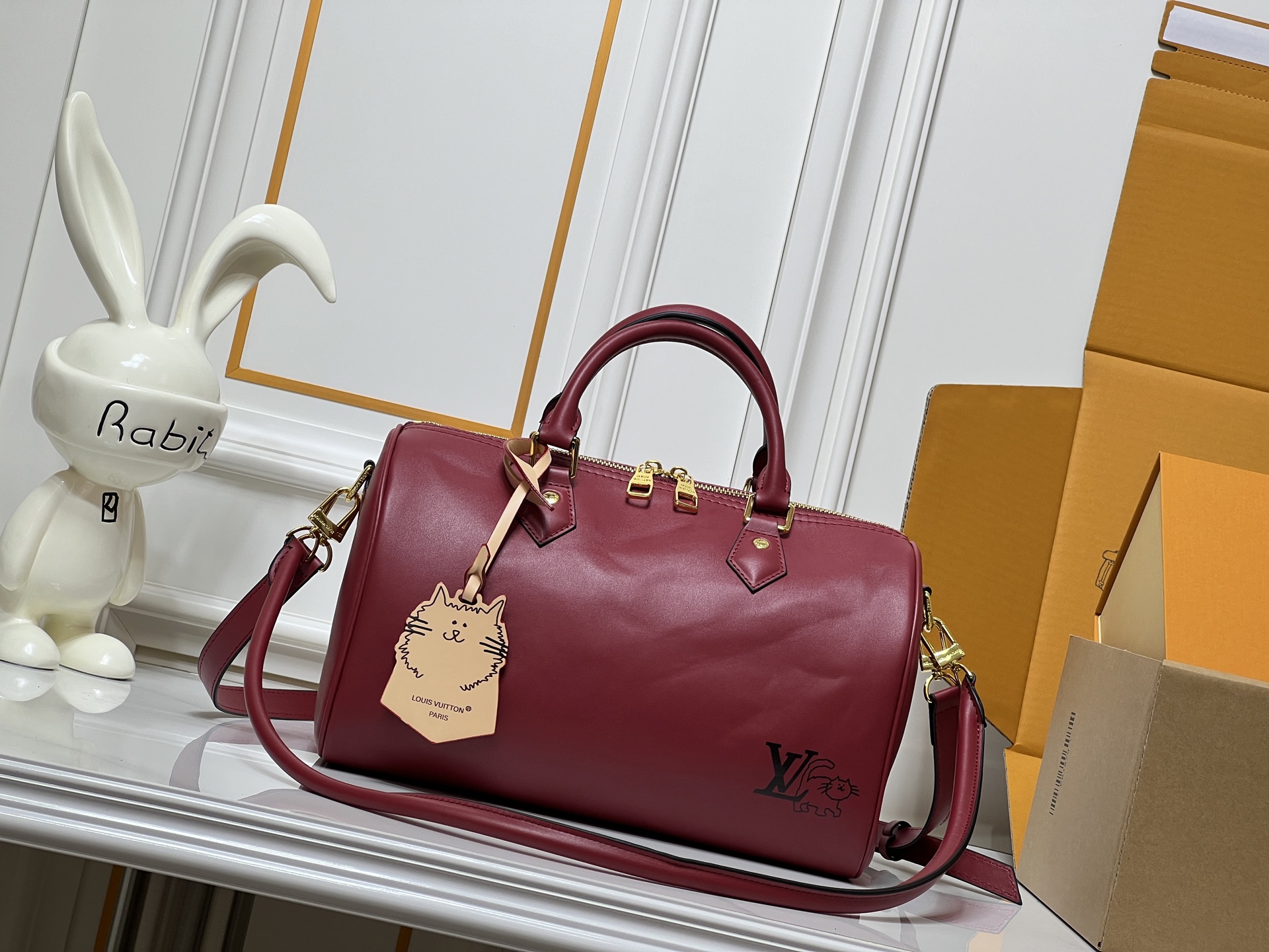 Louis Vuitton LV Classic Handbag Premium Canvas Model M46018 Gift Box Included Business Casual Luxury Accessory